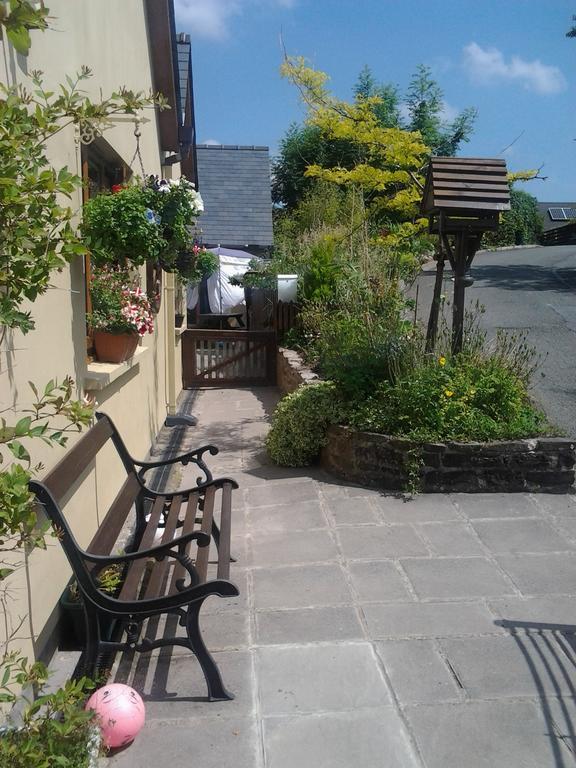 Castle Lodge - Brecon Beacons Accommodation Sennybridge Exterior foto